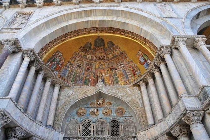 Saint Marks Basilica, Doge's Palace and Gondola tour in Venice - The Short Stops That Add Context (Including the Ateliers)