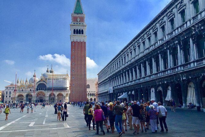 Saint Marks Basilica, Doge's Palace and Gondola tour in Venice - Group Size, Headsets, and Pacing: How It Feels in Real Venice Crowds