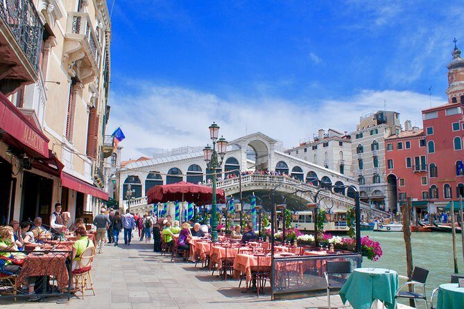 San Polo, Rialto & Frari: 2-Hour Private Walking Tour in Venice - Starting near Campo San Bortolomio: fast orientation before you wander