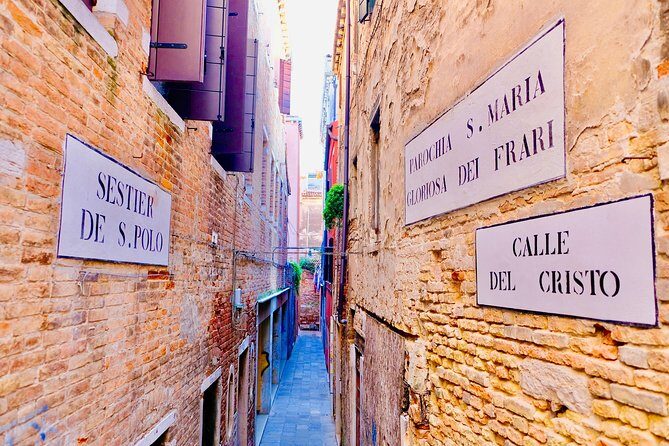 San Polo, Rialto & Frari: 2-Hour Private Walking Tour in Venice - Rialto Bridge to Il Gobbo: small stops with big meaning