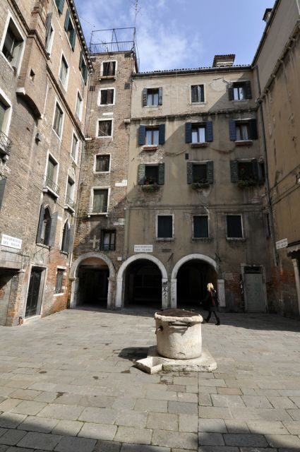 Secret Venice: 2-Hour Private Walking Tour - Starting at Campo San Bartolomeo near Carlo Goldoni