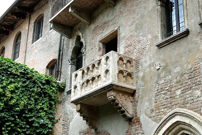 Secret Verona Walking Tour - Borgo Malanotte and the church of San Giorgio: two stops that matter