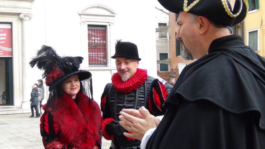 Secrets of Venice Carnival and Life of Casanova Tour - Meeting Different Guides, Getting the Same Core Experience