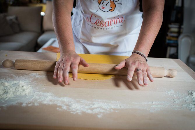 Share Your Pasta Love in a Local’s Home in Venice - Dinner at the Table: Wine, Coffee, and the Pleasure of Finishing
