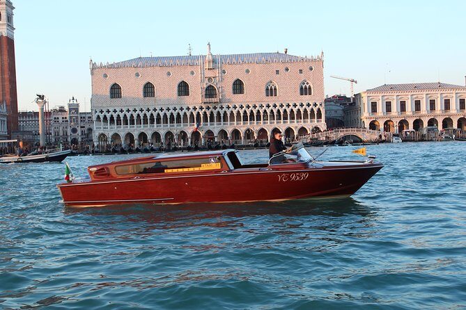 Shared Departure Transfer: Venice Hotels to Venice Train or Bus Station - Key things to know before you go