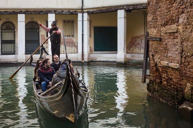 Shared Gondola Ride in Venice through enchanting Bridge of Sighs - Practical tips to make the day smoother