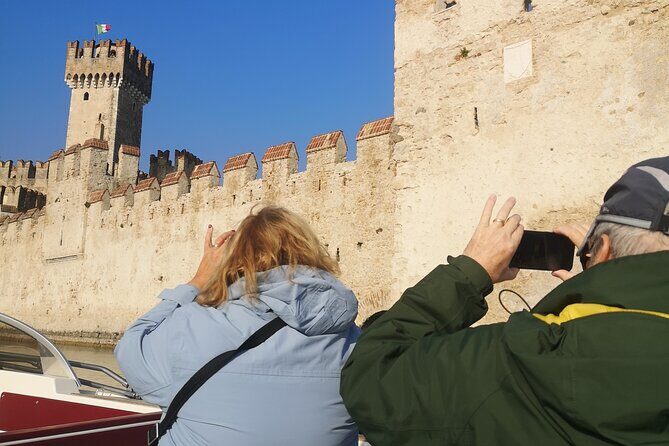Sirmione away from the Crowds Boat Cruise Guided Walk and a Drink - The 40-minute boat ride: peninsula views and hot springs talk