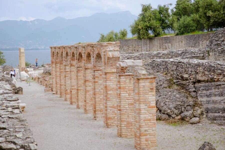 Sirmione: Grotte di Catullo Archeological Tour - How the Catullo legends make the ruins feel alive