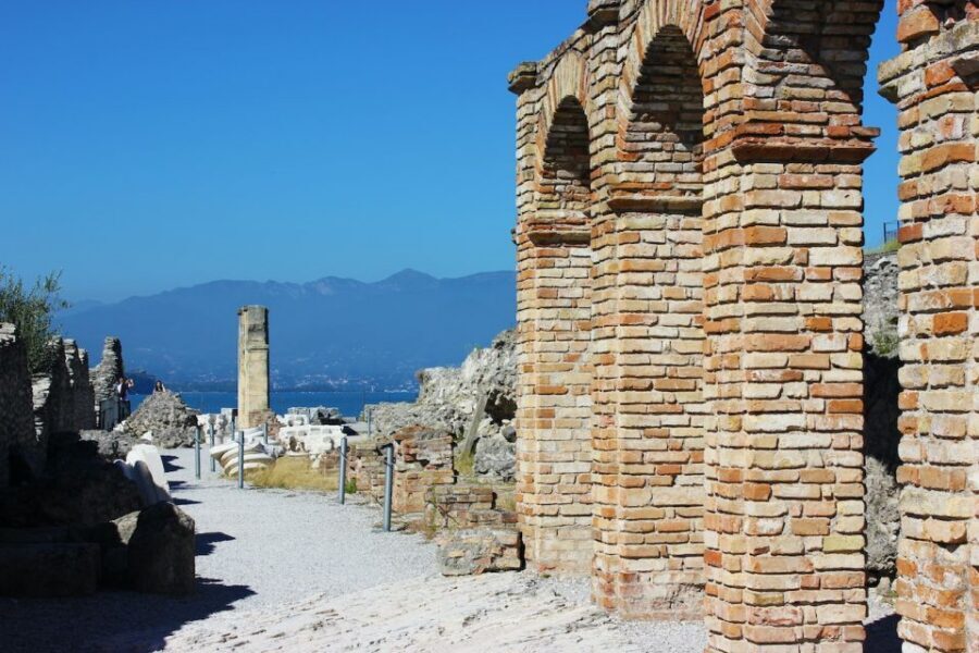 Sirmione: Lake Garda Boat, Grotte di Catullo & Walking Tour - The guide matters: Francesca, Cinzia, Kiara, and Isabella
