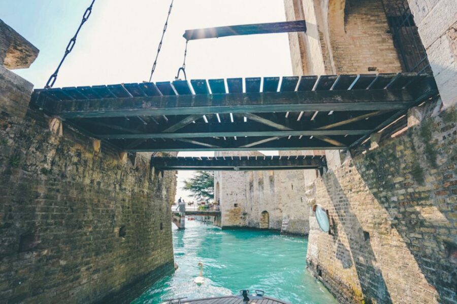 Sirmione: Lake Garda Boat, Grotte di Catullo & Walking Tour - Timing, breaks, and how to handle a longer pause