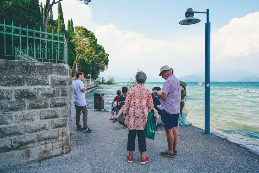 Sirmione: Village Highlights Walking & Lake Garda Boat Tour - How the 2-hour mix works in real life