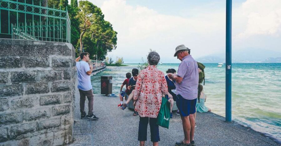 Sirmione: Village Highlights Walking & Lake Garda Boat Tour - The boat cruise: peninsula views plus the big-name sights
