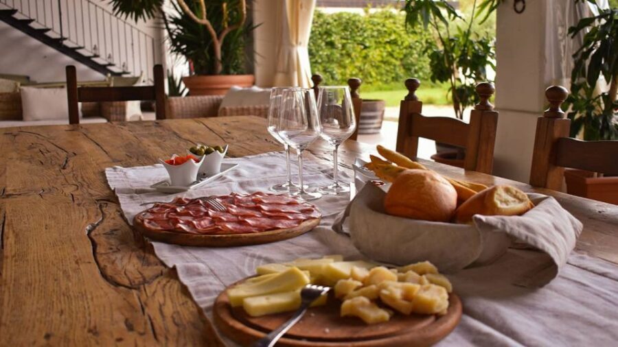 Sirmione: Vineyard Tour with Lugana Wines and Local Tastings - Cellar time: from must to bottle