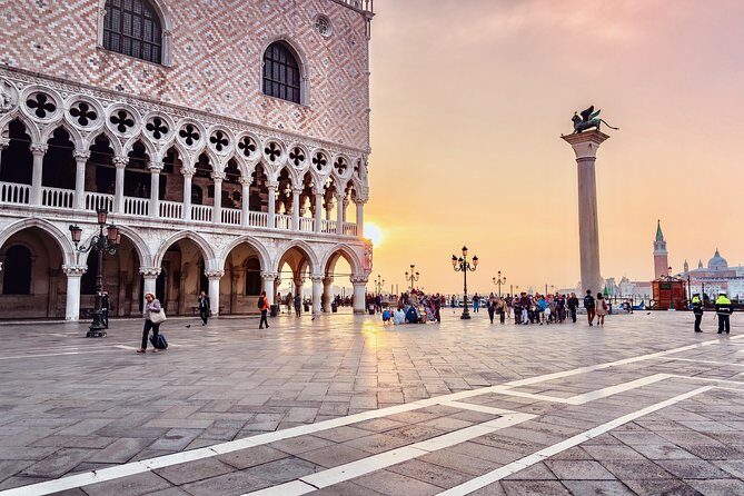 Skip the line Doge's Palace Guided Walking Tour in Venice - Meeting at St. Mark’s Square and how the group visit works