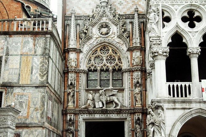 Skip the line Doge's Palace Guided Walking Tour in Venice - Stop 2 inside the halls of power and Renaissance masterworks