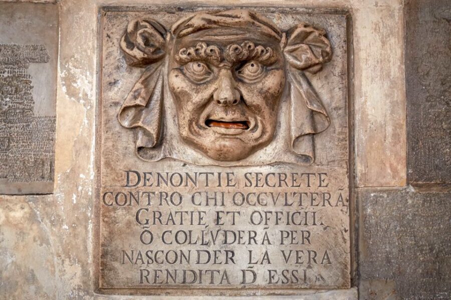 Skip-the-Line Guided Tour of Doge's Palace - Inside the palace: hallways, golden staircases, and power