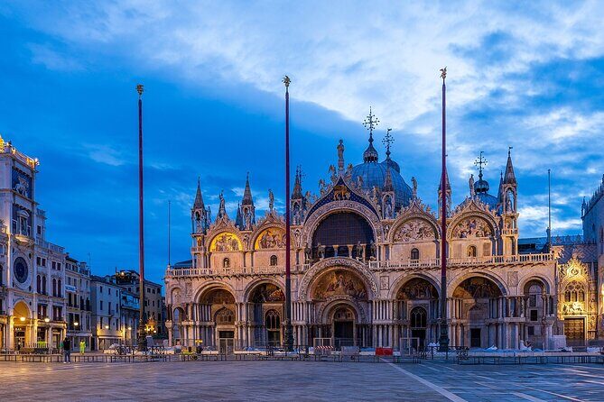 Skip the Line St Mark’s Basilica and Doge’s Palace Exclusive Tour - Piazza San Marco orientation: the square that sets expectations