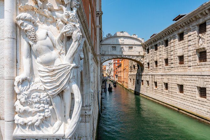 Skip the Line St Mark’s Basilica and Doge’s Palace Exclusive Tour - Entering St Mark’s Basilica: mosaics, marble, and where to focus
