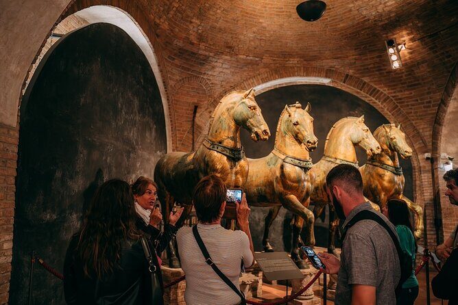 Small-group Saint Mark’s Basilica Priority Access - Skip-the-line ticket: the real time saver