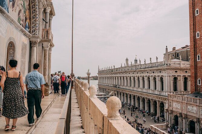Small-group Saint Mark’s Basilica Priority Access - Dress code and what can block entry