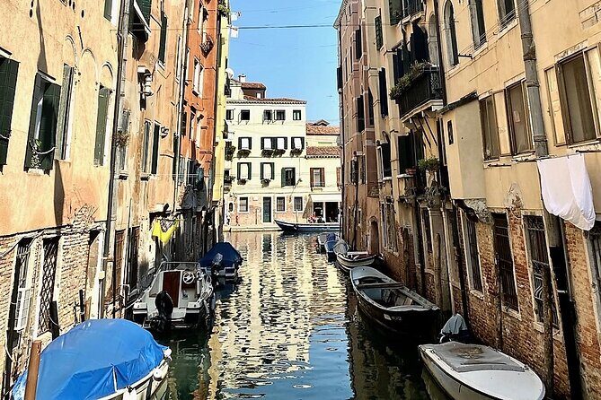 Small Group Tour Historical and Charming Venice Jewish Ghetto - Is this a good fit for kids and families?