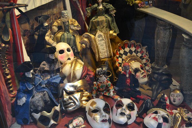Small Group Venice Street Food and Sightseeing Tour - The food focus: baccari wine bars and local finger foods