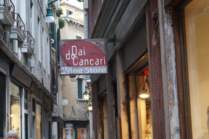 Sparkling Wine & Italian Prosecco Tasting in Venice - Finger food pairings and snacks: small plates, useful balance