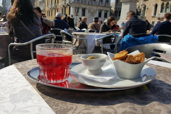 Spritz Walk: Discover the Italian Aperitif! - Meeting at Piazza delle Erbe: getting oriented fast