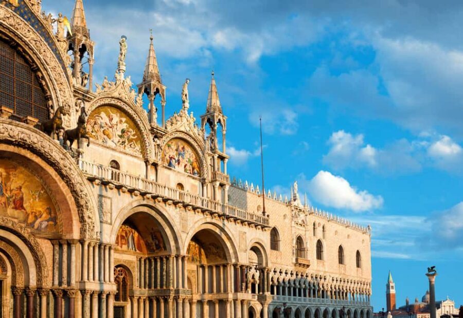 St Mark's Basilica and Doge's Palace Priority Entry Ticket - Using the Audio Guide vs a Live Guide (and How Guides Like Daniela, Barbara, and Lila Change It)