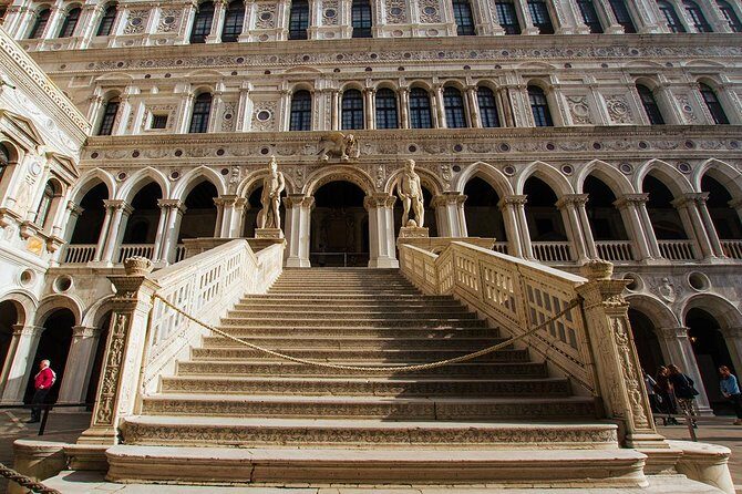 St Mark's Basilica & Doge's Palace with Secret Passages Access - St Mark’s Basilica: guided orientation after the palace chaos