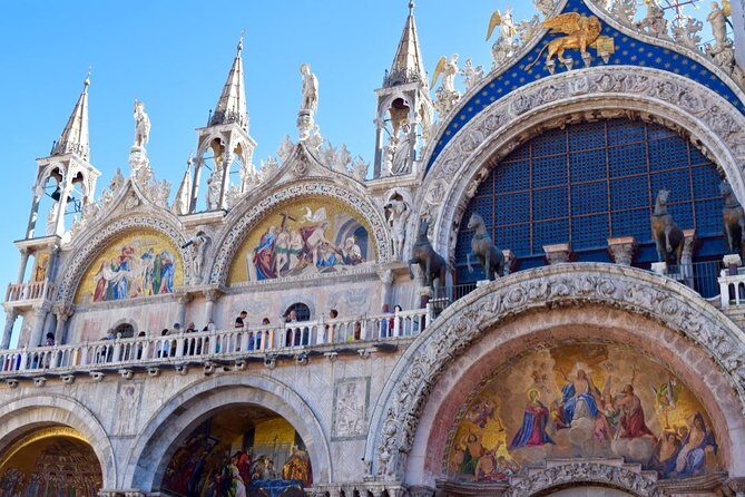 St. Mark’s Basilica Guided Tour with Venice Canals Gondola Ride - Shared gondola ride: 30 minutes through the big sights (without pretending it’s private)