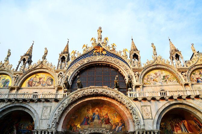 St Mark's Basilica Tour - The Treasury Glimpse and Religious Art You Might Miss Alone