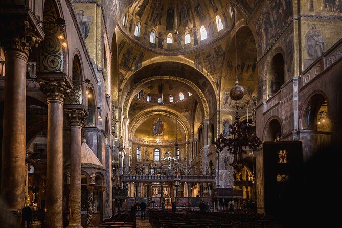 St. Mark's Cathedral Priority Guided Tour & History Gallery - Basilica di San Marco: mosaics, byzantine storytelling, and where to look