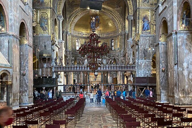 St. Mark's Cathedral Priority Guided Tour & History Gallery - Timing inside the day: how to avoid getting rushed