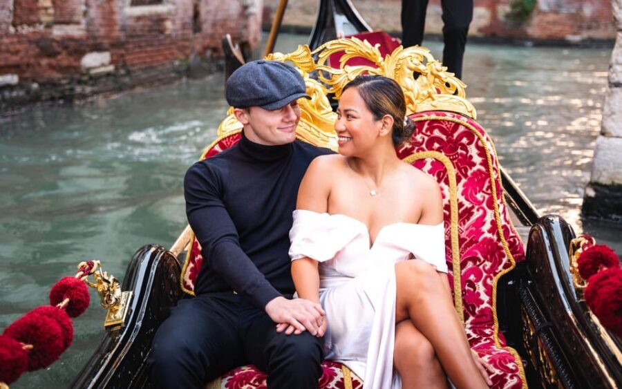Stylish Photoshoots in Venice - Venice on a timeline: 45–60 minutes in Rialto and San Marco