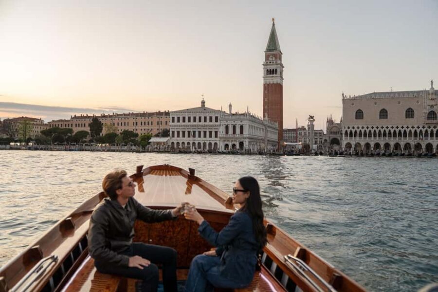 Sunset Serenity Cruise in the Venice Lagoon - Il Redentore scenic pass: a gentle way into the iconic skyline