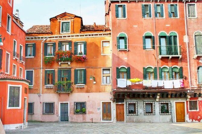 Tasty Street Food Tour of Venice City Center with Cicchetti & Local Specialties - Stop 3: Campo San Bartolomeo—cheese, pastries, and cicchetti in bàcari