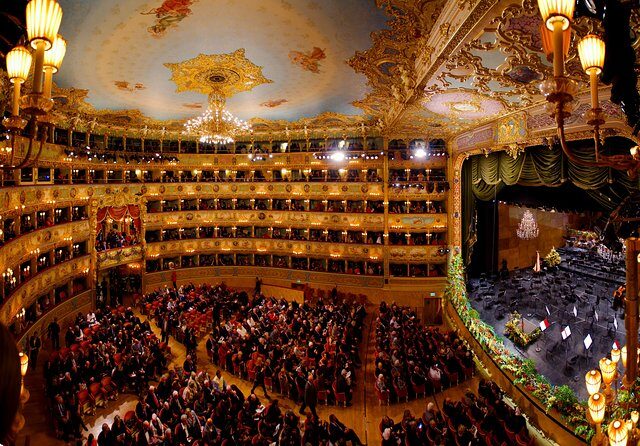 Teatro La Fenice Tour in Venice - Who your guide might be, and how to get the most out of their English