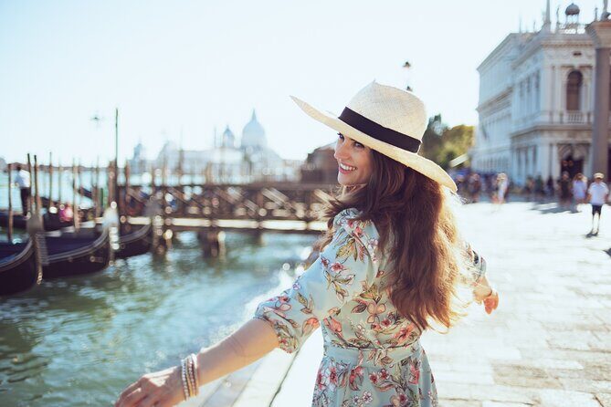 The Grand Canal & Rialto Bridge Private Photo Shoot - Ponte di Rialto: icon photos from multiple angles