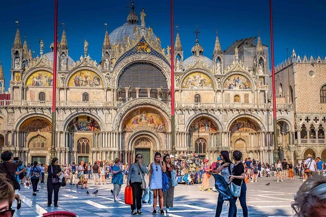 The Heart of Venice: Discover the City on Foot. - Clear commentary matters: the radio system advantage