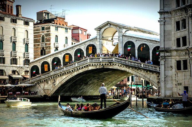 The Heart of Venice: Discover the City on Foot. - Stop 3: Campo Santi Giovanni e Paolo, Bridge of Sighs energy, and big-school architecture