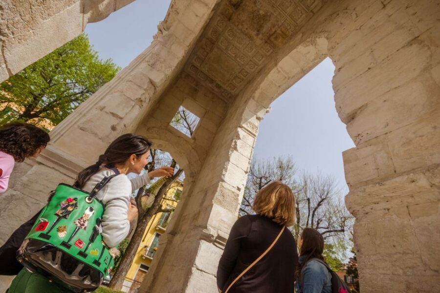 The Highlights of Verona Small Group Walking Tour - Arco dei Gavi: small arch, big Verona clue