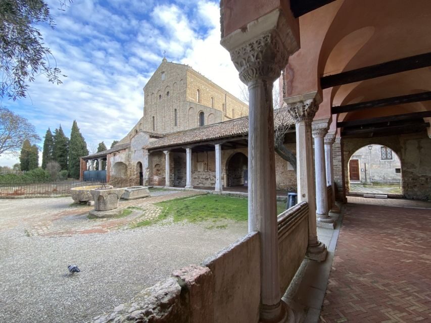 The islands of Venice. Torcello Burano Murano - Burano Lace Factory and fishing-island rhythm