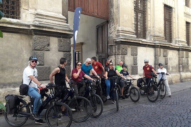 The story of Vicenza: Guided Half-Day E-Bike sightseeing Tour - Palazzo Chiericati and Teatro Olimpico: Civic Power Meets Performance