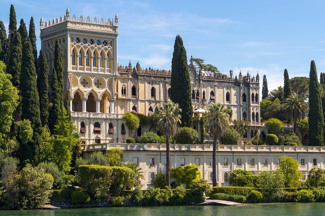 Tour in barca da Sirmione all'Isola del Garda - Roman ruins, beaches, and cliff views: the best part for camera lovers