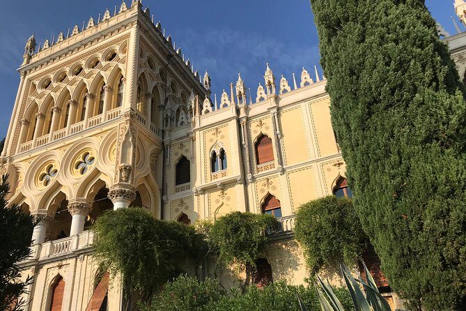 Tour in barca da Sirmione all'Isola del Garda - Price and value: what $600.73 per group buys you