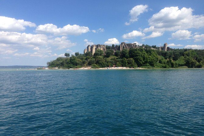 Tour of the Sirmione Peninsula - Key highlights to look for on the water