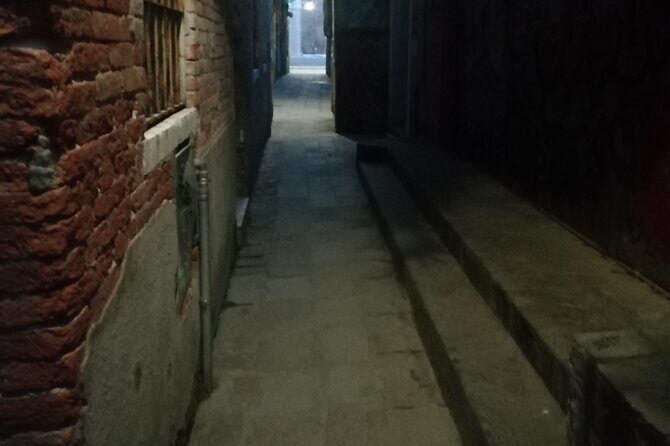 Tour of Venice between Art, History, Legend and Secrets - Piazza San Marco, Doge’s Palace Views, and Ending at the Prison Palace
