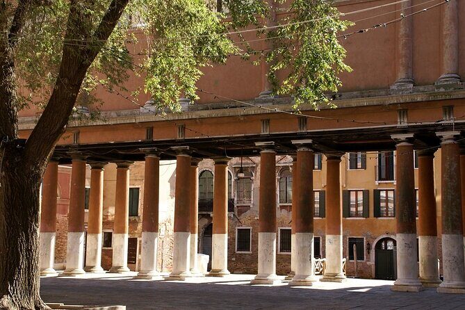 Tour on the Trails of Commissario Brunetti in Venice - Where the tour starts: getting to Stazione di Venezia Santa Lucia
