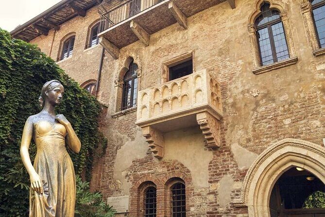 Tour to discover the Unique History of Verona, the City of Art - Scaligero Bridge and Arco dei Gavi: Medieval Style, Roman Stiffness